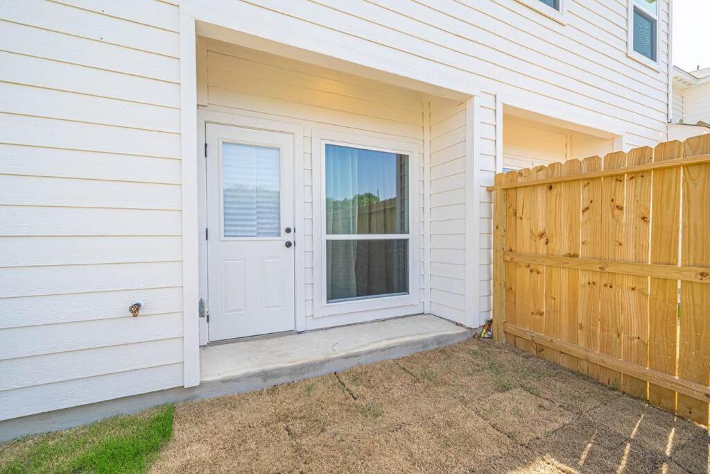 Gorgeous, Brand New 3 Bedrooms Home- Built 2024, Near Seaworld & Lackland Afb San Antonio Exterior photo