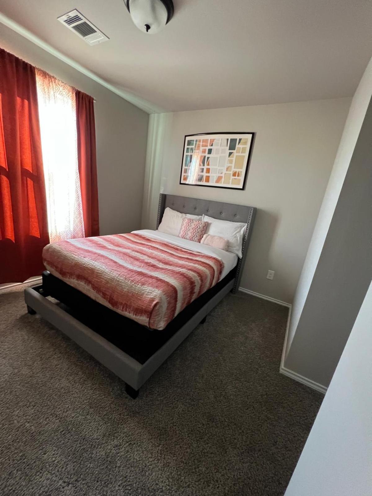 Gorgeous, Brand New 3 Bedrooms Home- Built 2024, Near Seaworld & Lackland Afb San Antonio Exterior photo