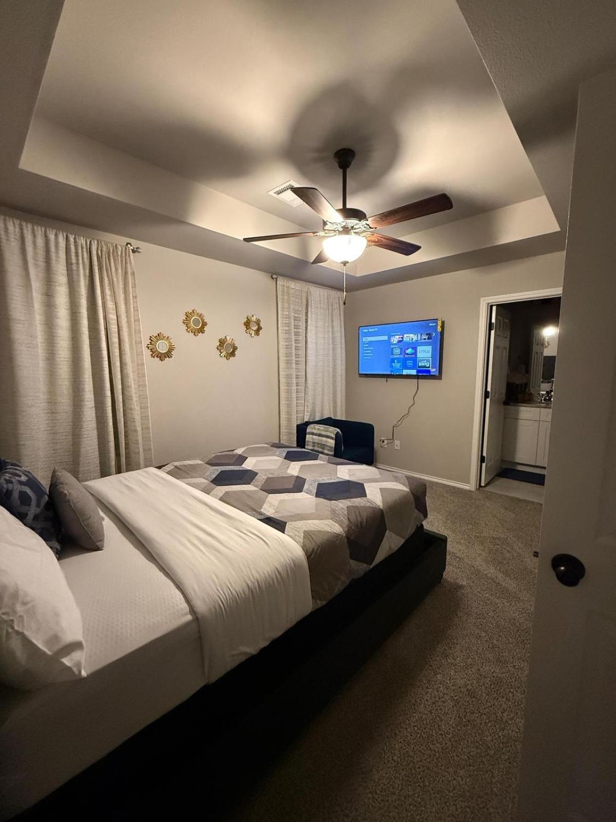 Gorgeous, Brand New 3 Bedrooms Home- Built 2024, Near Seaworld & Lackland Afb San Antonio Exterior photo